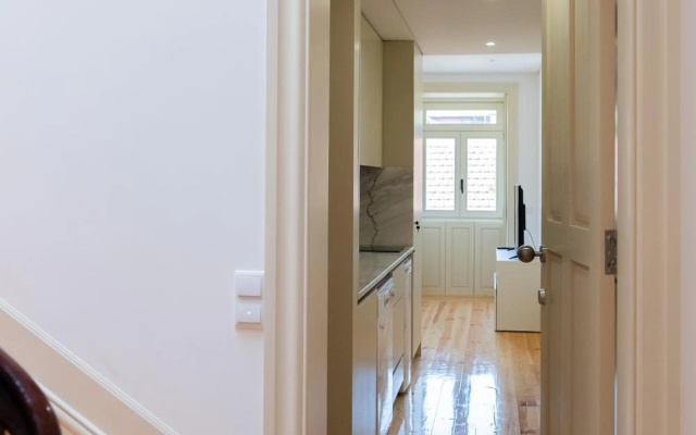 Sunday - Lively Getaway Apartment