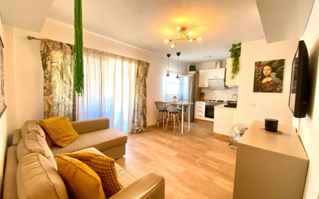 Cozy Urban Escape 1BR Near Tenerife South Airport