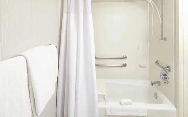 Courtyard by Marriott Detroit Brighton