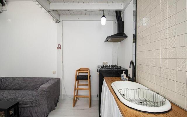 2BR Mezzanine style apartment w Patio