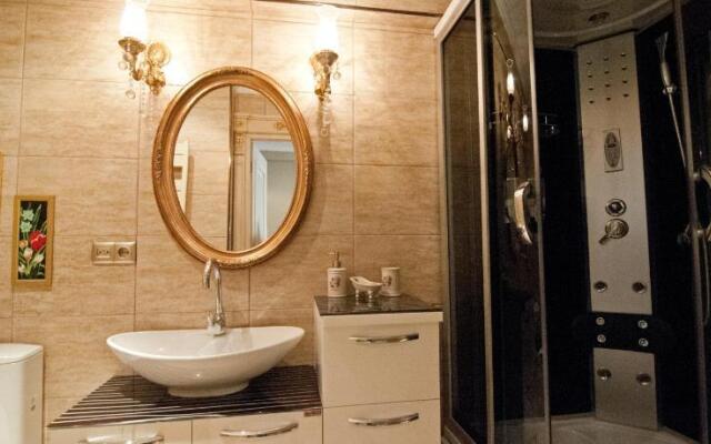 Blue Tuana Suite