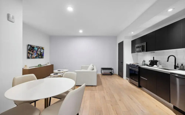 Luxury Studio with City & Bay Views