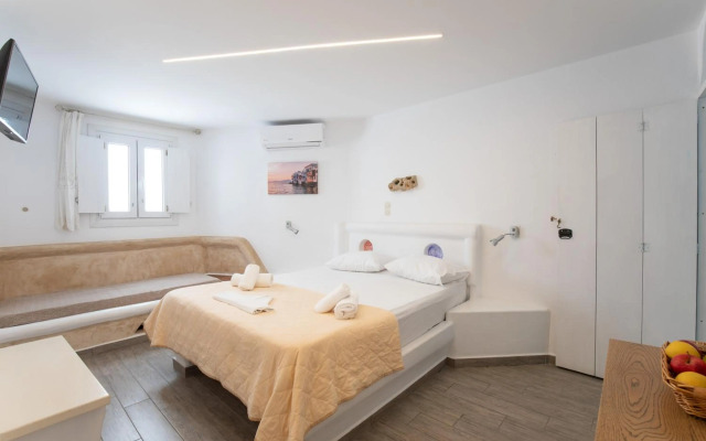 Alexandros Mykonos