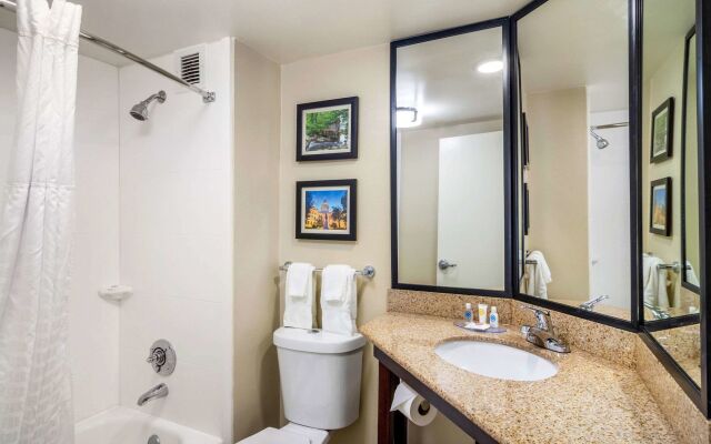 Spark by Hilton Atlanta Airport South College Park