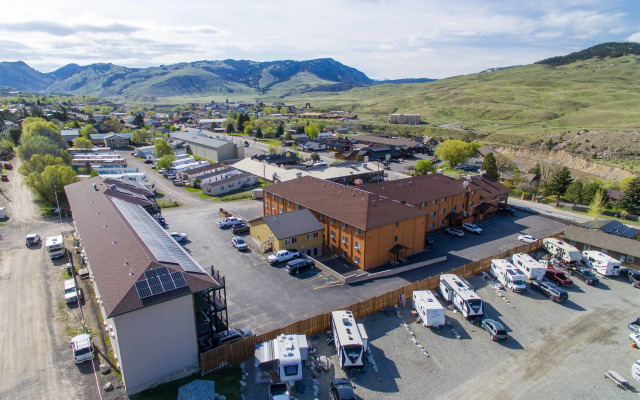 Travelodge by Wyndham Gardiner Yellowstone Park North