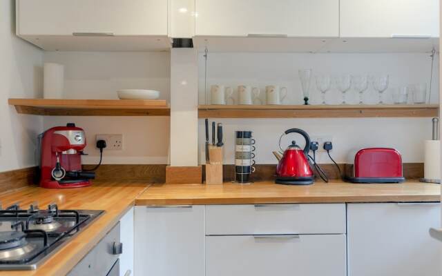 2 Bedroom Brixton Flat