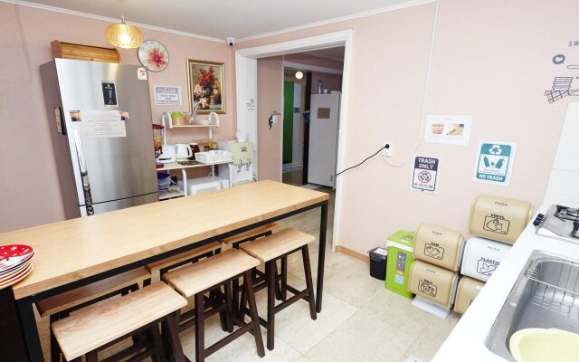 Gold Hill Guesthouse - Hostel