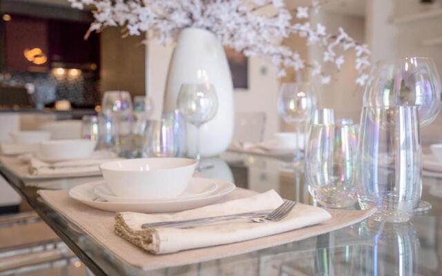 Nasma Luxury Stays - Cayan Tower