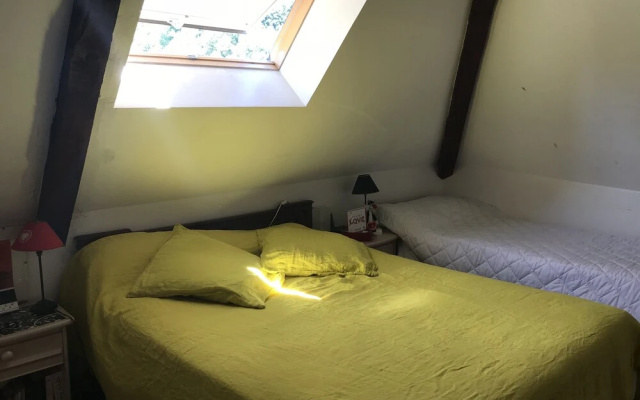 Chateau de Sainte Colombe Sur Gand