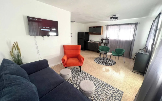 Garden Studio With Yard Space Near Mall & Airport