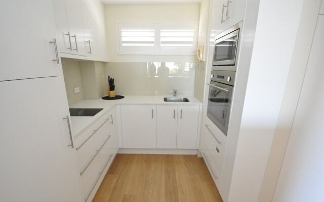 Neutral Bay 63 Ben Furnished Apartment