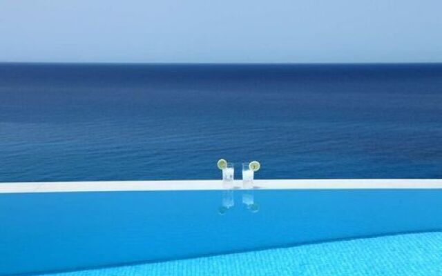 Milos Paradise Luxury Villas