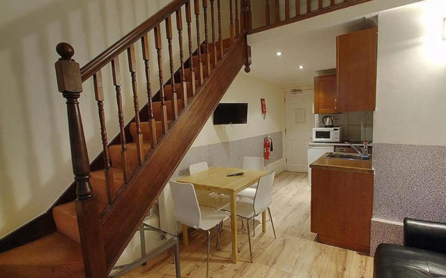 Hyde Park Economy Apartments