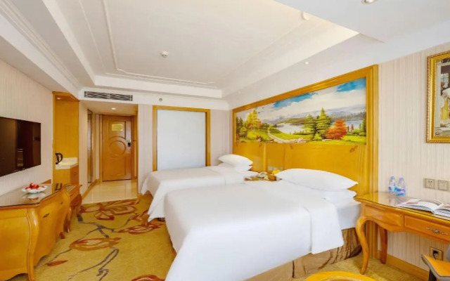 Venus Hotel Gongming Rainbow