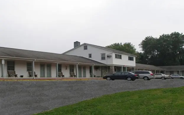 Red Carpet Inn & Suites