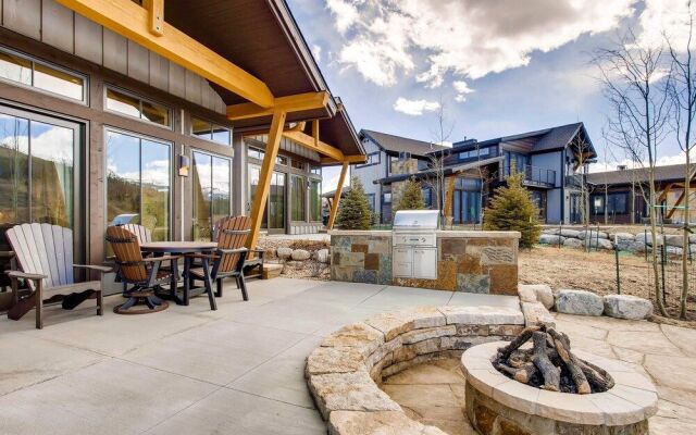 River Song At The Shores