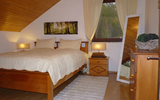 Ferienwohnung im Wald mit Kamin