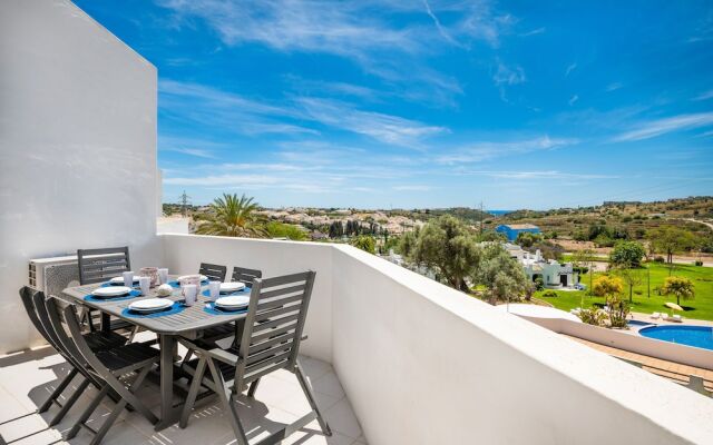 Clube Albufeira, Family Holidays with Pool View