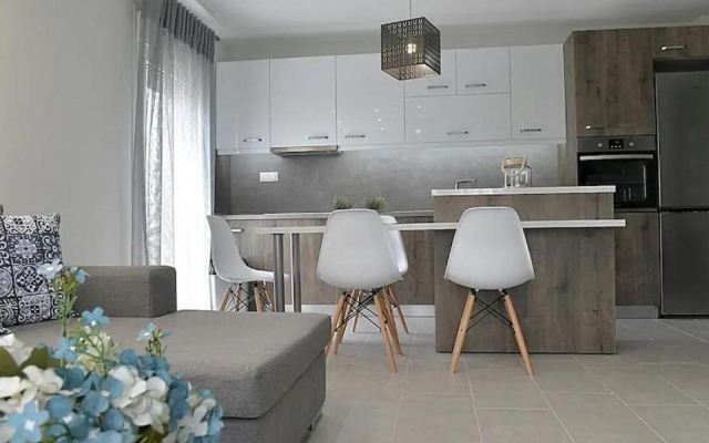 Crystallia SeaSide Maisonette by TravelPro Se...
