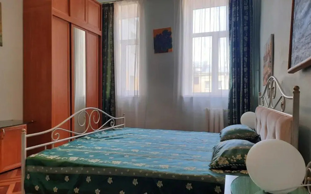 Sutki Rent (Сутки Рент) в доме Штрауха