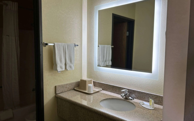 Days Inn by Wyndham Holbrook