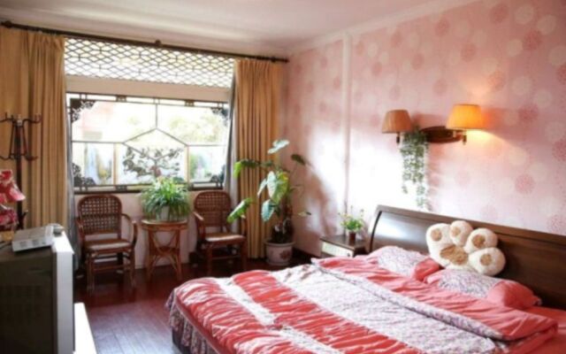 Wolong Inn