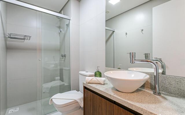 Apto Moderno a poucos passos do Mar JRR309