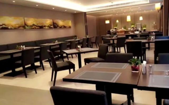 Homeinn Plus Hotel (Changzhou Dinosaur Park Wanda Plaza)