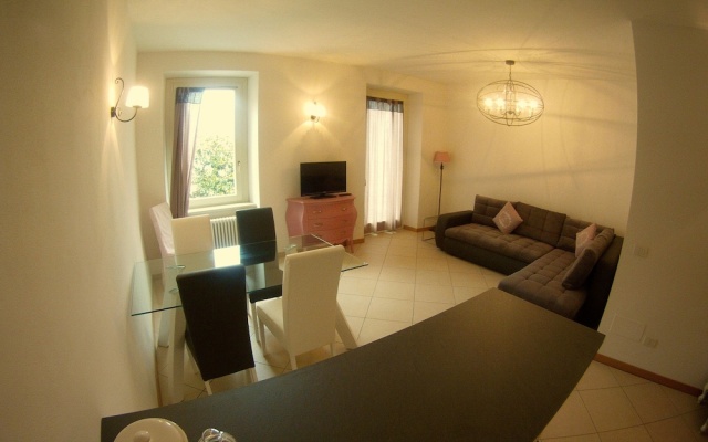 The charmant apartment with lake view