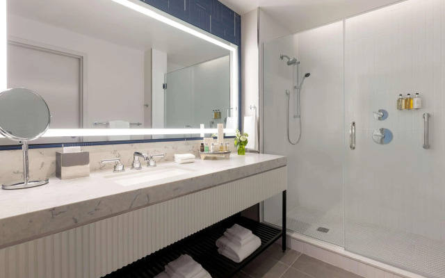 106 Jefferson Huntsville, Curio Collection by Hilton