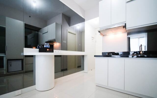 Nice And Comfy Studio At Supermall Mansion Apartment