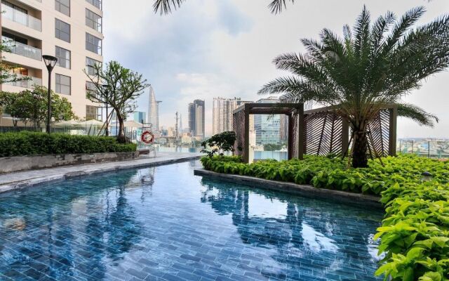 Ami Splendid Infinity Pool
