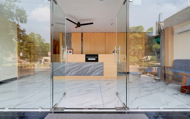Townhouse Oak Army Aviation Base Jhansi