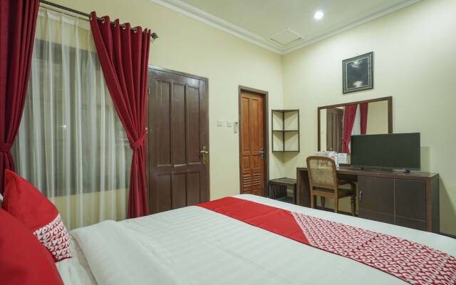 OYO 804 Ndalem Maharani Guest House