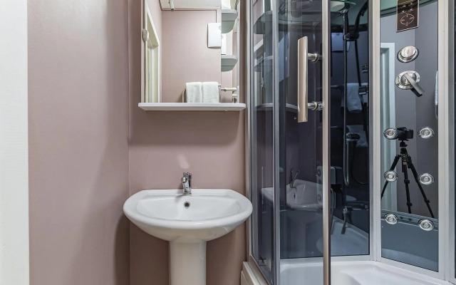 Стрелка на улице Бурнаковская 105