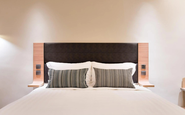 Camlux Hotel