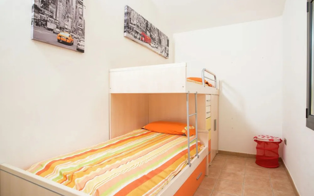 Cozy Holiday Home in UrbanitzaciÃ³ Bon Relax With Pool