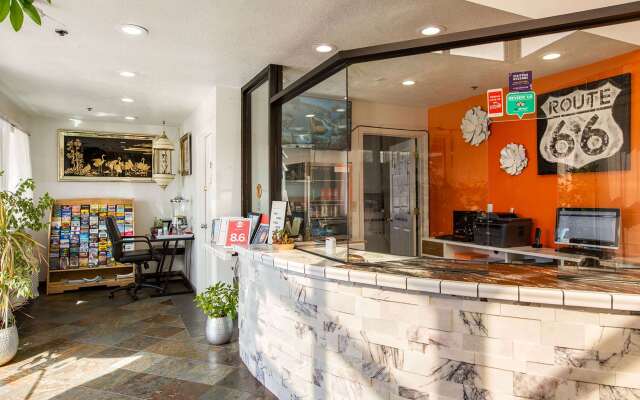 Sandia Peak Inn Old Town ABQ, a Howard Johnson by Wyndham