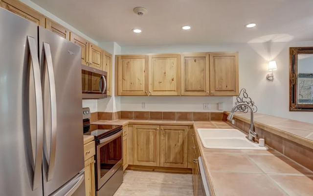 Arrowhead Village 310PC - 2 Br Condo