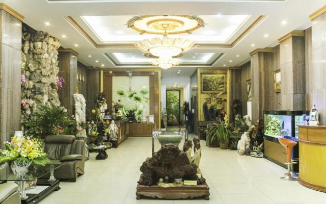 Classic Hoang Long Hotel