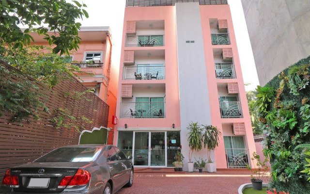 Nida Rooms Ratchathewi Makkasan Silver