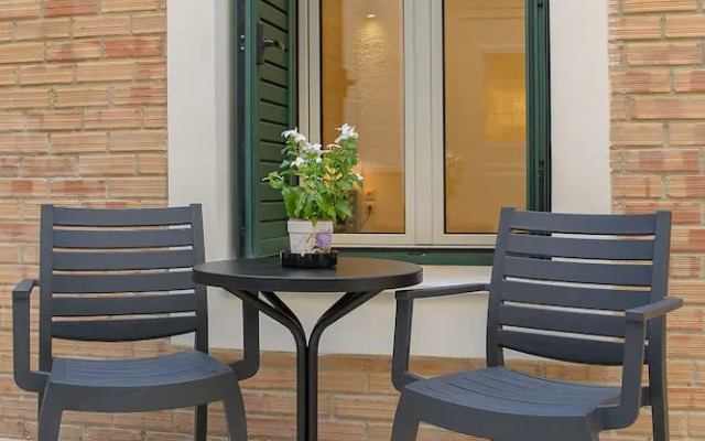 Uni Island City Suites