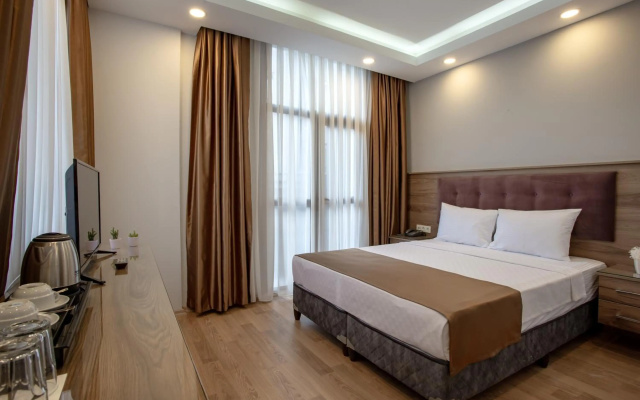 West Palace Hotel - Image 2