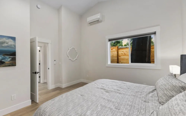 Modern 2-Bedroom Retreat in Seattle