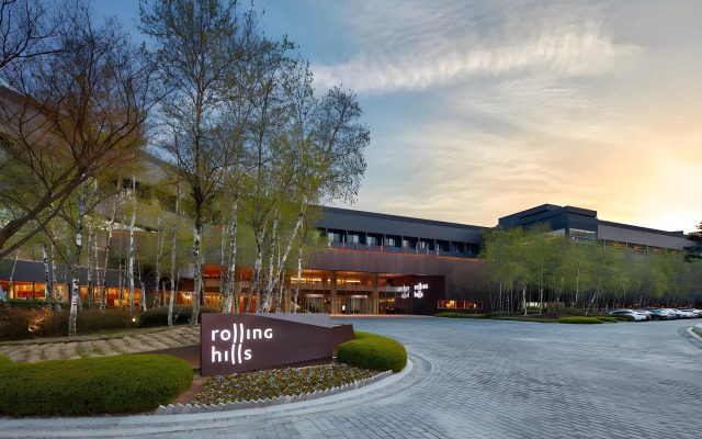 Rolling Hills Hotel