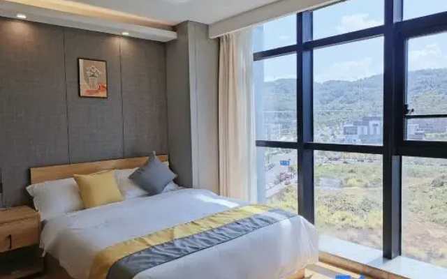 Shuncheng Hotel (Shangwan Road Subway Station Creative Park Branch)