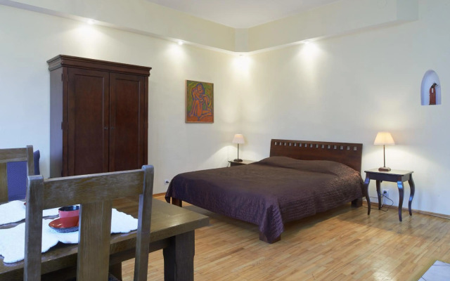 Regina House- sv. Mikalojaus 13