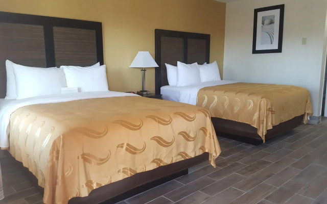 Mount Vernon Inn Escondido Downtown