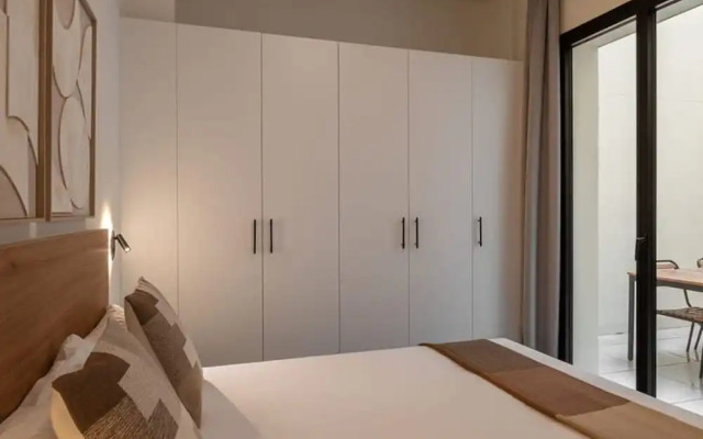 Sant Pau Patio 2BR Near Avinguda Gaud With Patio