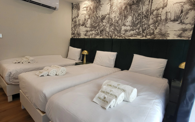 Carlton Hotel